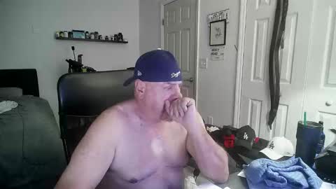 Snapshot of flaguy3233 chatting on 11-11-25, 07:25 Florida guy online show from 11-11-25, 07:25