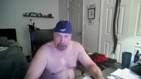Snapshot of flaguy3233 chatting on 11-12-25, 09:14 Florida guy online show from 11-12-25, 09:14