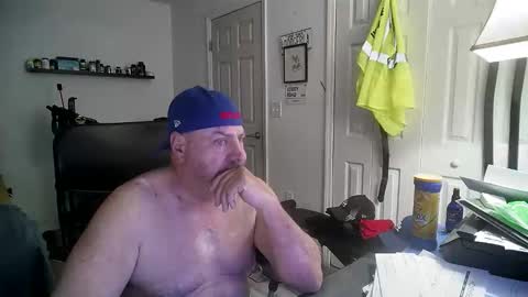 Snapshot of flaguy3233 chatting on 11-17-25, 04:46 Florida guy online show from 11-17-25, 04:46