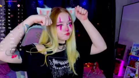 Sophie online show from 12-16-25, 04:06