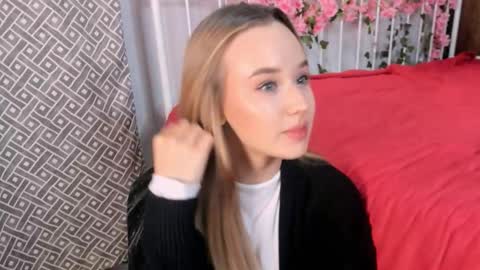 Amina online show from 11-17-25, 01:06