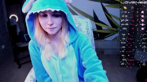 FlexiMona online show from 10-19-25, 08:42