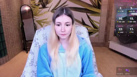 Snapshot of fleximona chatting on 05-17-26, 10:00 FlexiMona online show from 05-17-26, 10:00