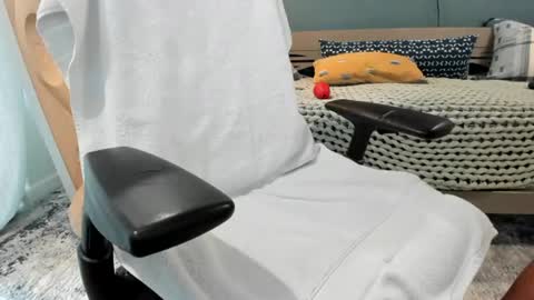 Snapshot of flguyallday chatting on 06-25-26, 10:25 flguyallday online show from 06-25-26, 10:25