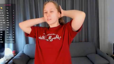 Snapshot of flirtbubble chatting on 02-11-26, 08:36 Doloras online show from 02-11-26, 08:36