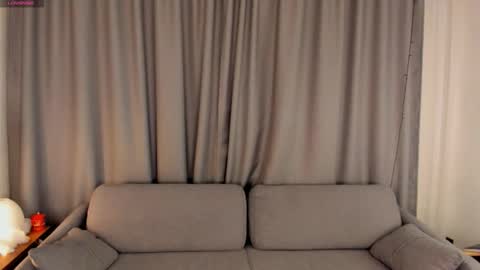 Snapshot of flirtbubble chatting on 02-15-26, 09:11 Doloras online show from 02-15-26, 09:11