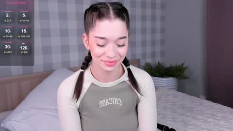 Snapshot of flirtykitty_ chatting on 12-30-24, 08:25 Emely online show from 12-30-24, 08:25