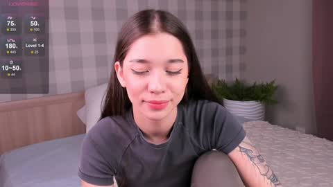 Snapshot of flirtykitty_ chatting on 01-18-25, 11:11 Emely online show from 01-18-25, 11:11