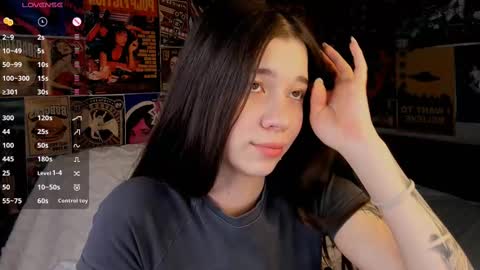 Snapshot of flirtykitty_ chatting on 02-28-25, 01:26 Emely online show from 02-28-25, 01:26