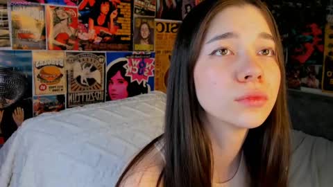 Snapshot of flirtykitty_ chatting on 03-04-25, 10:05 Emely online show from 03-04-25, 10:05