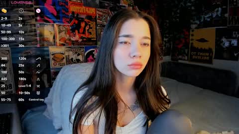 Snapshot of flirtykitty_ chatting on 03-08-25, 09:08 Emely online show from 03-08-25, 09:08