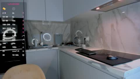 Snapshot of flirtykitty_ chatting on 09-17-25, 05:03 Emely online show from 09-17-25, 05:03