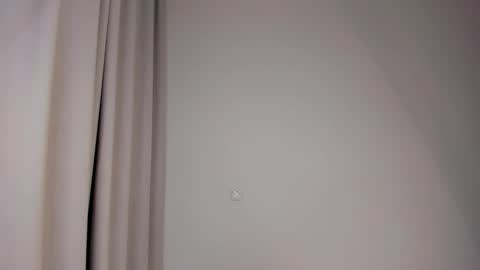 Snapshot of flirtykitty_ chatting on 11-23-25, 02:55 Emely online show from 11-23-25, 02:55