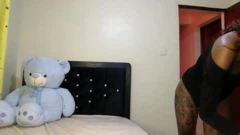 Snapshot of flirtyy_sheery chatting on 05-12-26, 04:26 sheery online show from 05-12-26, 04:26