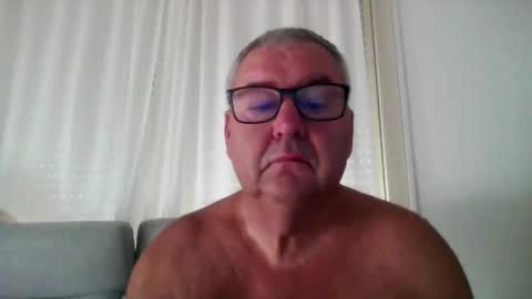 Snapshot of flo221222 chatting on 02-02-26, 01:10 flo221222 online show from 02-02-26, 01:10