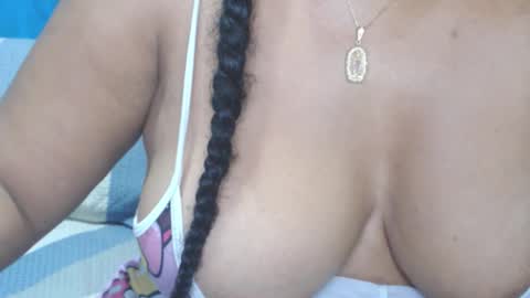 flora886505 online show from 11-28-25, 11:57