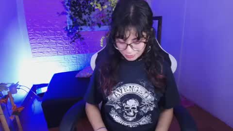 Snapshot of flora_blue chatting on 09-11-25, 11:54 flora_blue online show from 09-11-25, 11:54