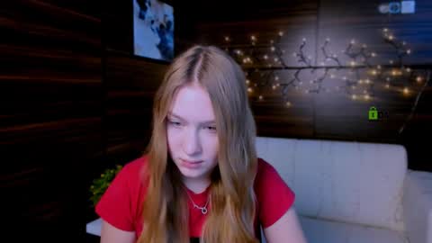 Snapshot of flora_ri chatting on 01-25-25, 04:35 just ask me online show from 01-25-25, 04:35