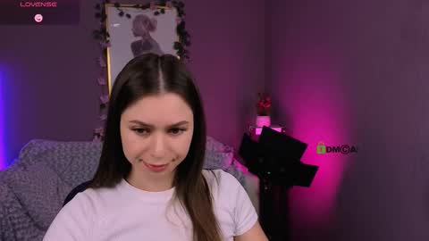Snapshot of flora_ri chatting on 10-10-25, 09:19 just ask me online show from 10-10-25, 09:19