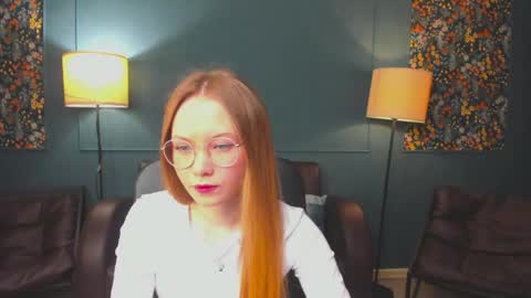 Snapshot of floralarsson chatting on 05-17-26, 10:00 hey there guys im Flora no not the one from WInx. But I love magical stuff and especially I love nature. I dont know I thin online show from 05-17-26, 10:00