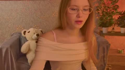 Snapshot of floralarsson chatting on 05-30-26, 10:23 hey there guys im Flora no not the one from WInx. But I love magical stuff and especially I love nature. I dont know I thin online show from 05-30-26, 10:23