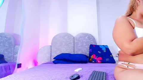 Flordecayena  online show from 06-04-26, 03:01