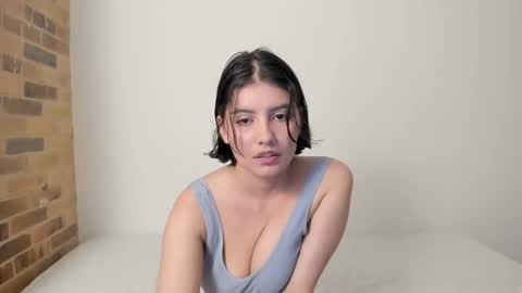 Snapshot of flordejamaica chatting on 11-22-25, 01:37 Tell me My Love online show from 11-22-25, 01:37