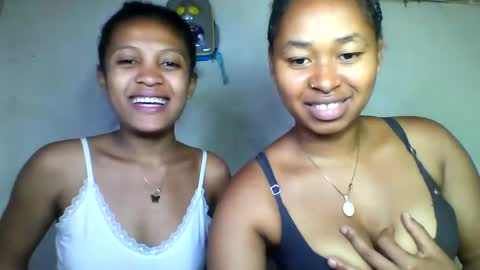 florencia011 online show from 10-19-25, 06:08