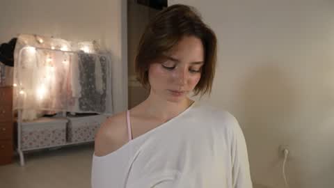 Snapshot of floret_joy chatting on 08-01-26, 07:57 ALICE online show from 08-01-26, 07:57