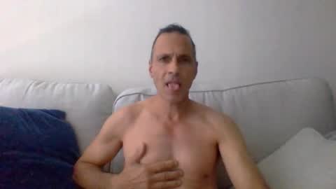 Snapshot of florida8921 chatting on 06-02-26, 08:11 Hero of the Misfits online show from 06-02-26, 08:11