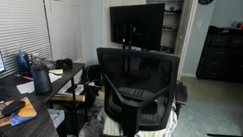 Snapshot of floridabearlive chatting on 11-12-25, 11:47 FloridaBearLive online show from 11-12-25, 11:47