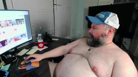 Snapshot of floridabearlive chatting on 11-20-25, 04:56 FloridaBearLive online show from 11-20-25, 04:56