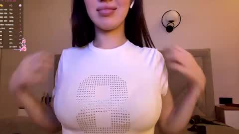 Snapshot of florinebolevice chatting on 07-02-26, 10:38 Lucy online show from 07-02-26, 10:38