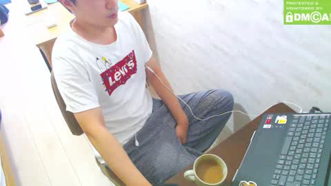 Snapshot of flowerbox chatting on 12-30-24, 04:42 flowerbox online show from 12-30-24, 04:42