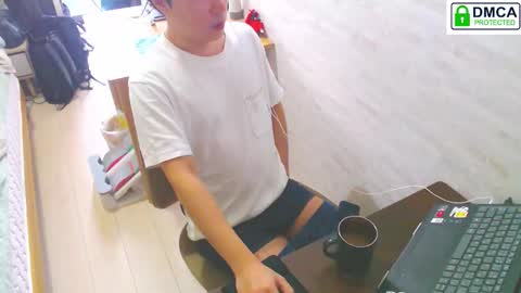 Snapshot of flowerbox chatting on 12-21-25, 04:30 flowerbox online show from 12-21-25, 04:30