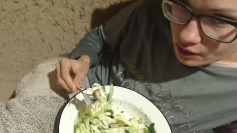 say meow and send tip  online show from 12-08-24, 10:03