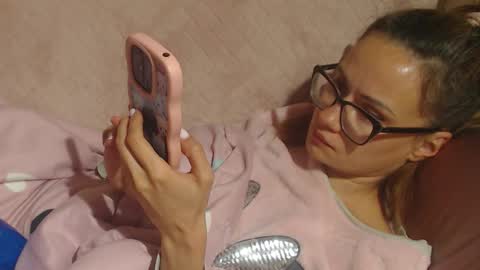 say meow and send tip  online show from 10-14-25, 05:03