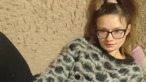 say meow and send tip  online show from 12-19-24, 10:56