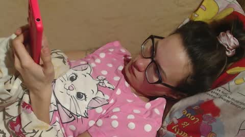 say meow and send tip  online show from 03-10-25, 10:55