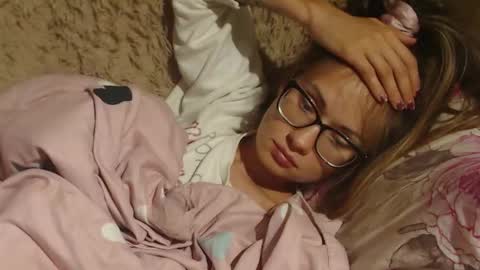 say meow and send tip  online show from 09-14-25, 04:06