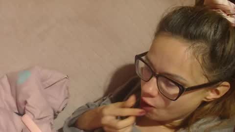 say meow and send tip  online show from 11-09-25, 09:57