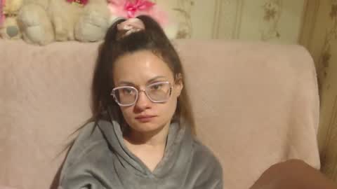 say meow and send tip  online show from 03-25-26, 05:30