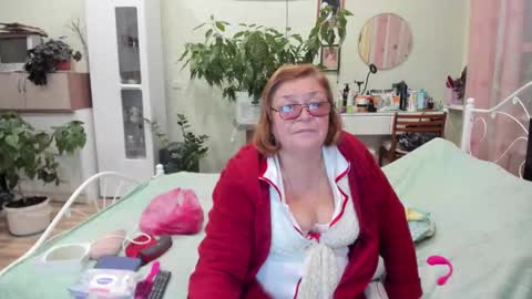 Snapshot of flowerlover8 chatting on 09-26-25, 06:56 Flowerlower online show from 09-26-25, 06:56