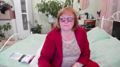 Snapshot of flowerlover8 chatting on 09-28-25, 08:25 Flowerlower online show from 09-28-25, 08:25