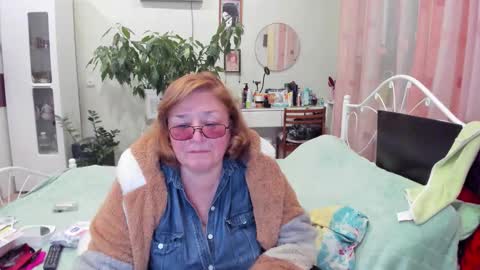 Snapshot of flowerlover8 chatting on 09-30-25, 06:02 Flowerlower online show from 09-30-25, 06:02