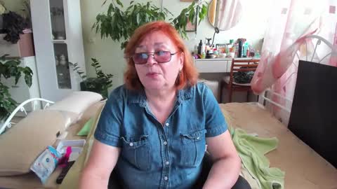 Snapshot of flowerlover8 chatting on 10-13-25, 08:03 Flowerlower online show from 10-13-25, 08:03