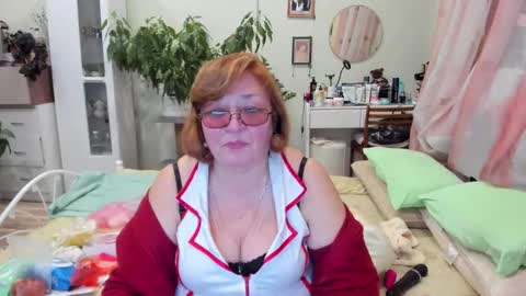 Snapshot of flowerlover8 chatting on 10-21-25, 05:57 Flowerlower online show from 10-21-25, 05:57