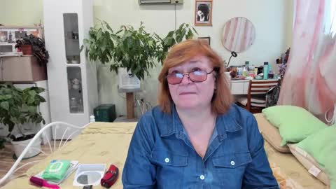 Snapshot of flowerlover8 chatting on 11-06-25, 07:09 Flowerlower online show from 11-06-25, 07:09