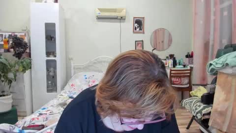 Snapshot of flowerlover8 chatting on 12-04-25, 05:10 Flowerlower online show from 12-04-25, 05:10