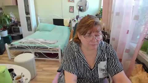 Snapshot of flowerlover8 chatting on 02-01-26, 07:18 Flowerlower online show from 02-01-26, 07:18